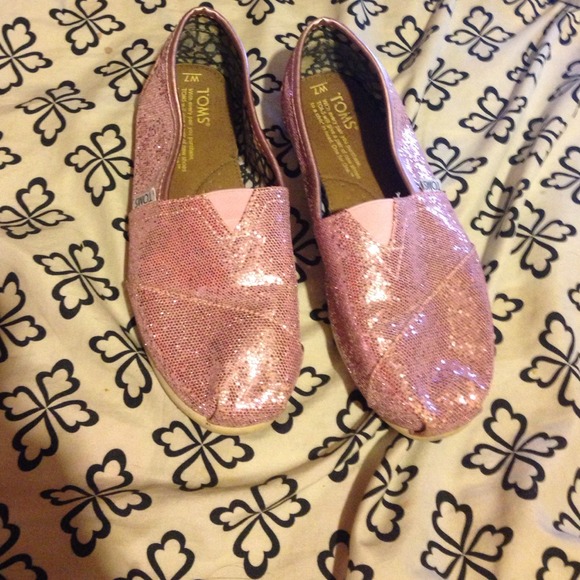 Pink glittery Toms