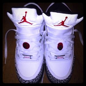 Nike Air Jordans Retro 3 Mars 
Size 5 Boys Y NWT