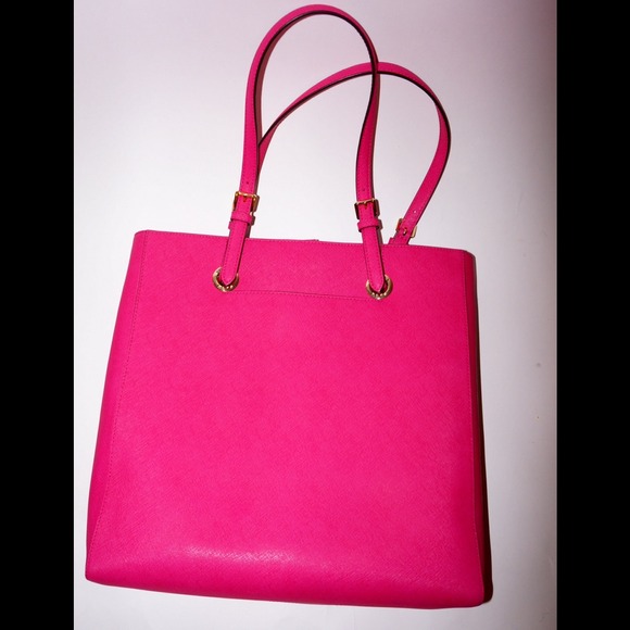 Michael Kors Jet Set Raspberry Tote - Picture 4 of 4