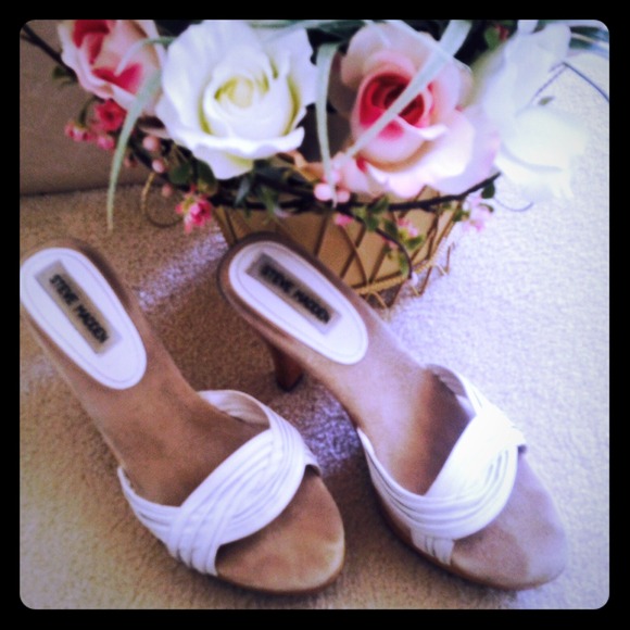 Steve Madden White Leather heels  size 8
