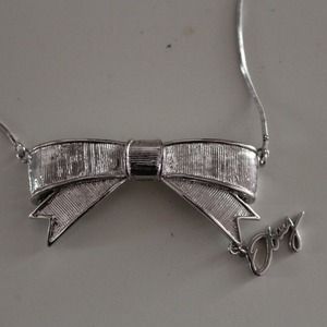 Bow of Ribbon Necklace