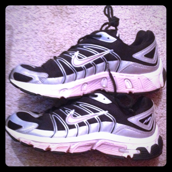 Nike shoes siZe 8