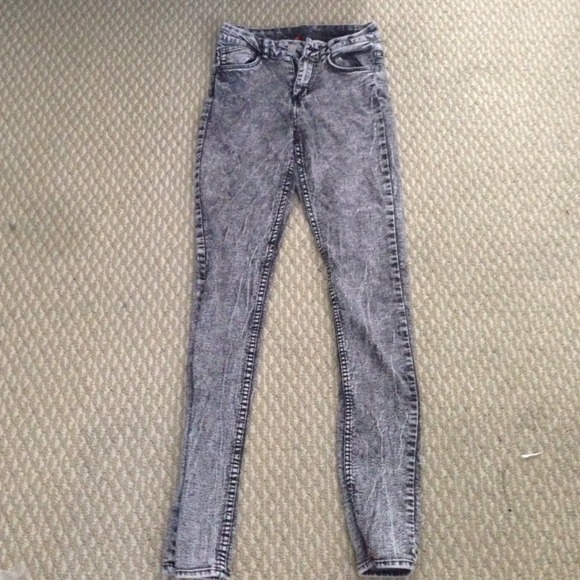 2 PAIRS JEANS BUNDLE