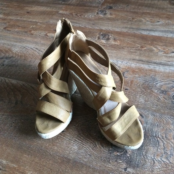 Tan Strapped Wedges