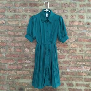 Francesca's Green Dress