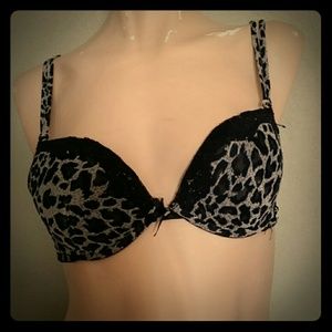 Sold !! Wonderful 36b animal print bra