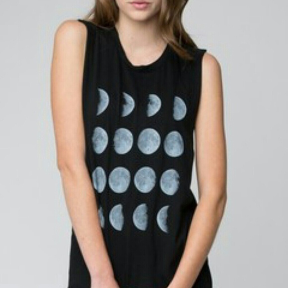 Brandy moon phase tank