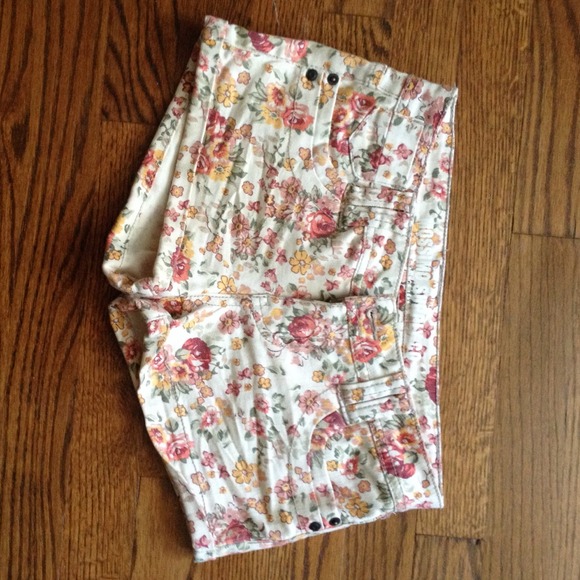 Floral print shorts