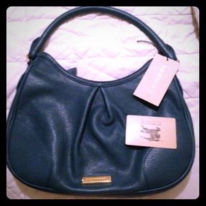 💯 authentic NWT Burberry hand bag