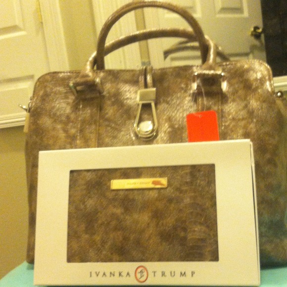 ***For @cbetances!***Ivanka Trump Madison/pouch