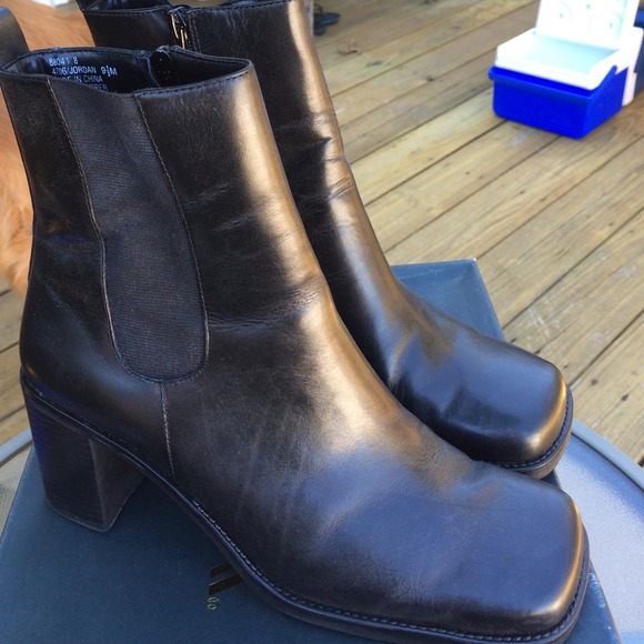 white mountain  Shoes - White mountain black boots size 9.5