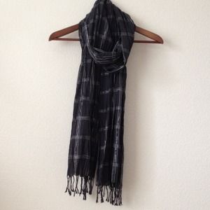AE Black with plaid print scarf
