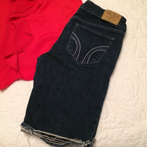 Hollister Dark Wash Bermuda Shorts Size 5 - Picture 3 of 3