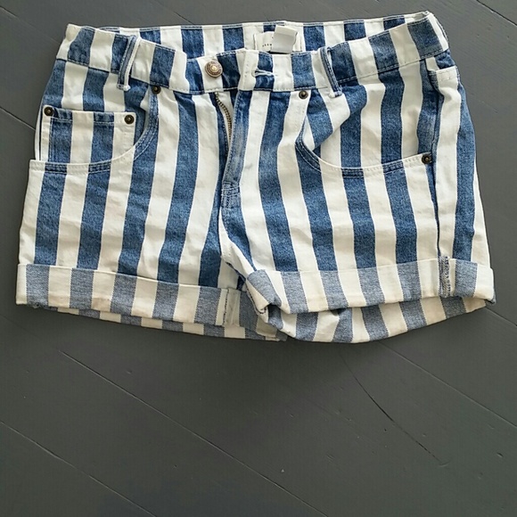 High wasted shorts