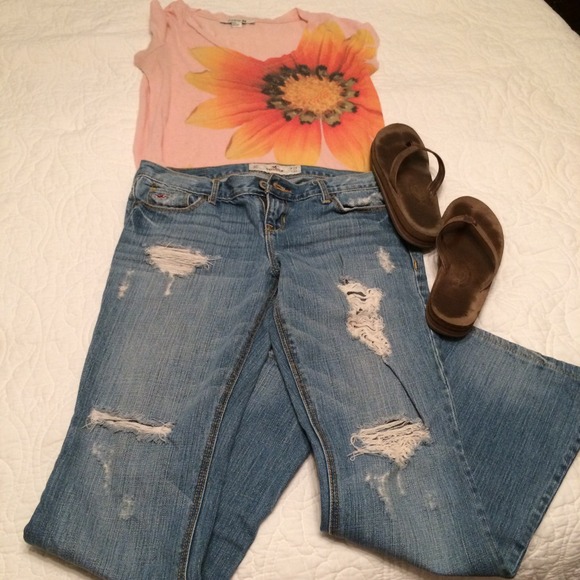 Destroyed Hollister Cali flare Size 5