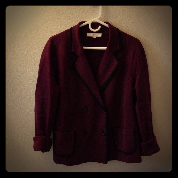 🚫SOLD🚫 Burgundy tipped sweater jacket.