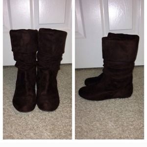 BUNDLE Brown Boots/Scarf
