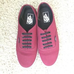 Girls size 9.5 (men's 8) maroon vans