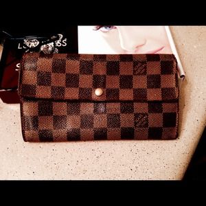 LOUIS VUITTON SARAH DAMIER Wallet  Authentic