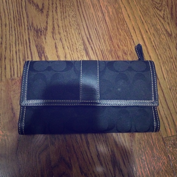 Large coach wallet with removable checkbook