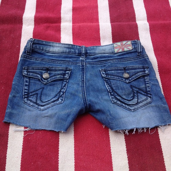 Machine denim cutoff shorts