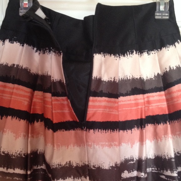 Super Chic Navy & Coral Skirt - Picture 2 of 2