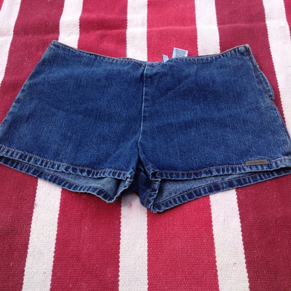 Calvin Klein denim shorts - Picture 1 of 3