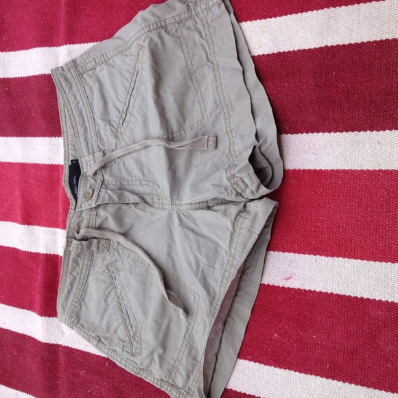 Calvin Klein brown shorts - Picture 1 of 3