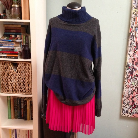 Madewell flirty pleated skirt, perfect for Fall!