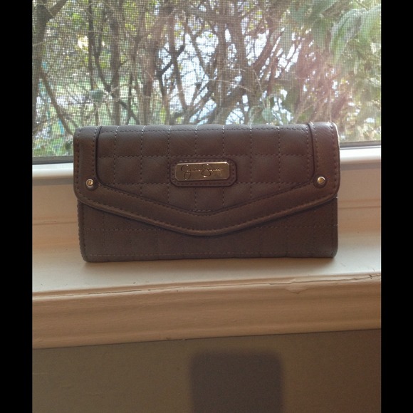 Jessica Simpson wallet