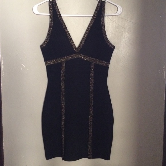 Guess dress 👗 - Picture 3 of 4