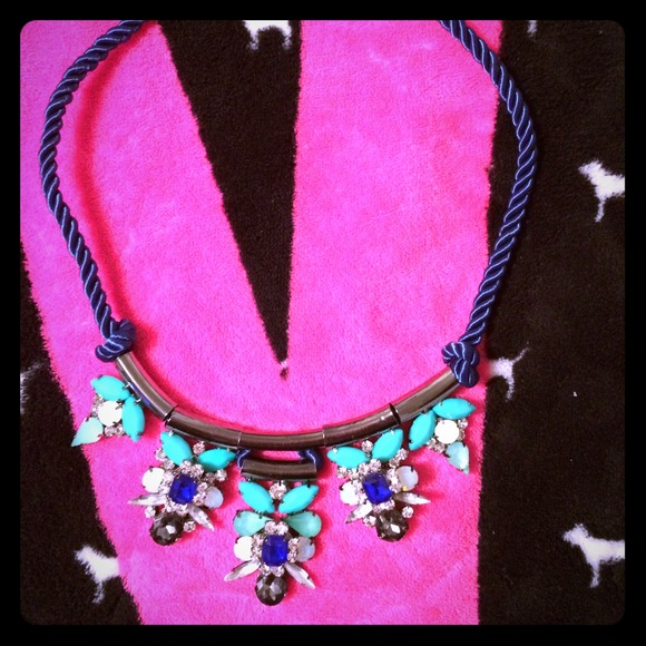 🚫SOLD🚫Rope statement necklace