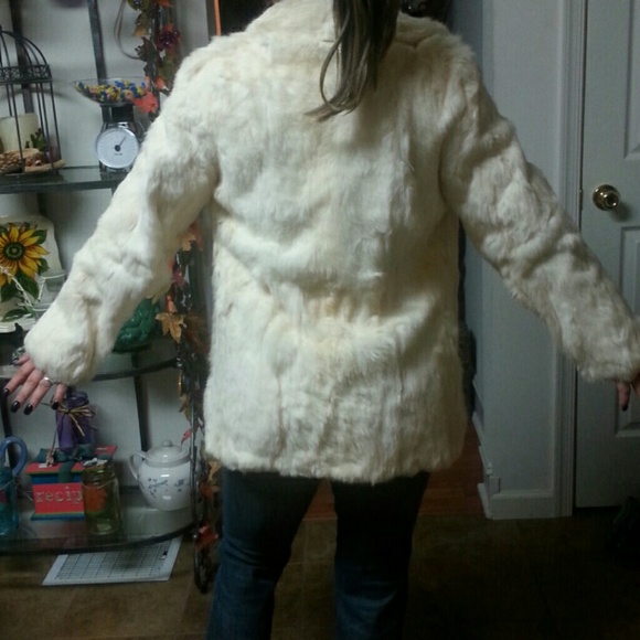 Beautiful coat! - Picture 3 of 4