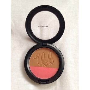 Mac rihanna Hibiscus Kiss blush