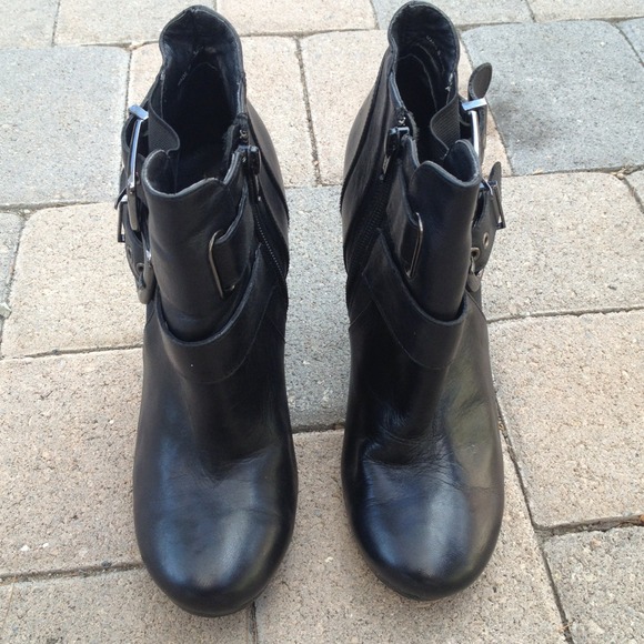 Aldo black leather booties women size 8