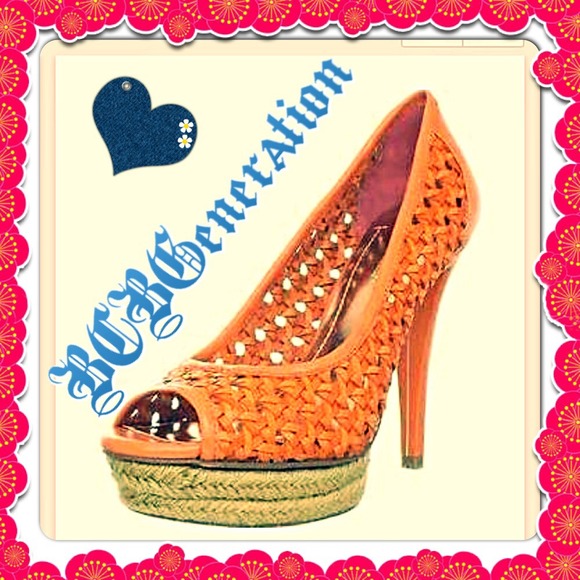 NWOT&box BCBG "Orlando" tangerine pumps!