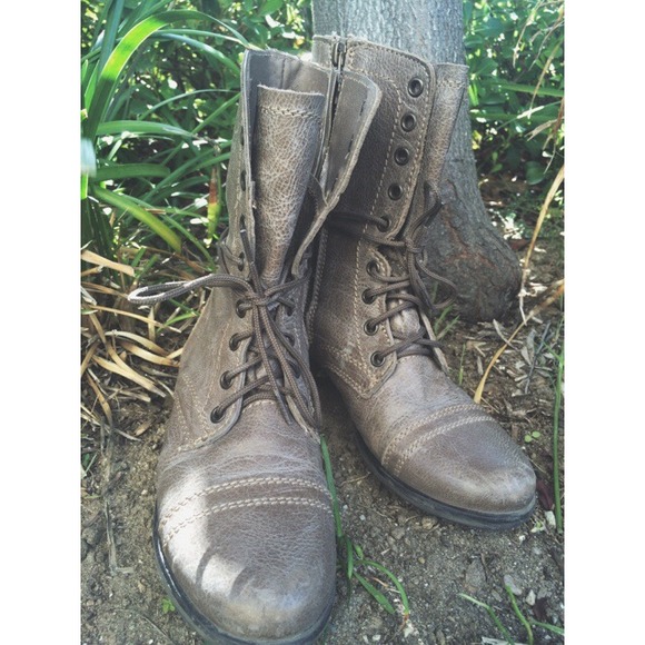 ✨On hold✨Steve Madden boots