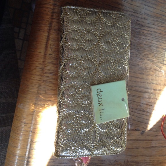 Deux Lux wallet