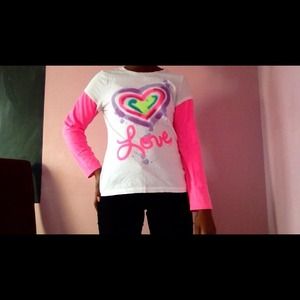 This is a long sleeved comfy shirt