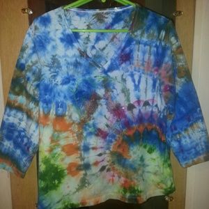 Large quarter legnth sleeve shirt.