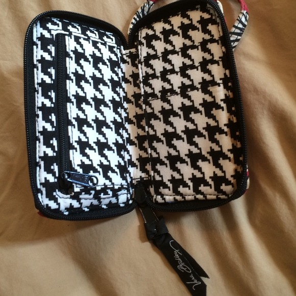 Vera Bradley wristlet - Picture 2 of 3