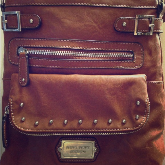 JUST REDUCED!!!!! Nine West cross body bag