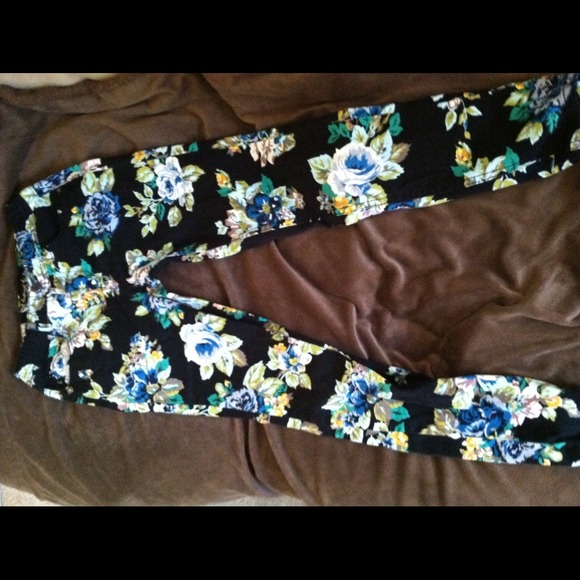 🚨 Sale!!!! Now $10 🚨 - Picture 3 of 3