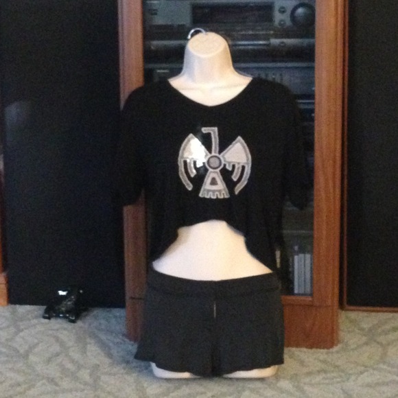 Brandy Melville Tribal Top - Picture 2 of 3