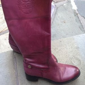 FALL FAVORITE - Etienne Aigner maroon boots!