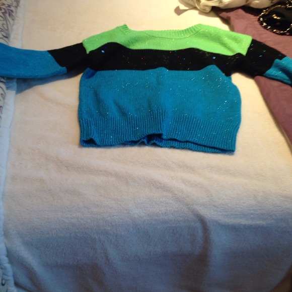 Sweatshirt