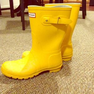 yellow hunter rain boots
