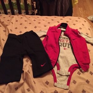 6-9 months Nike sweatsuit