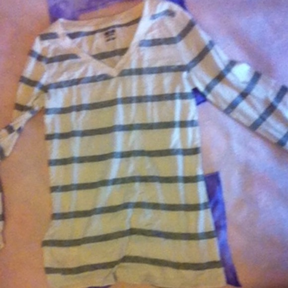 SOLD ! 2 for 5$ stripes long sleeve tops - Picture 2 of 3