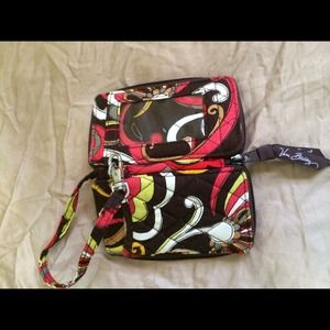 (Markdown) Vera Bradley all in one wristlet